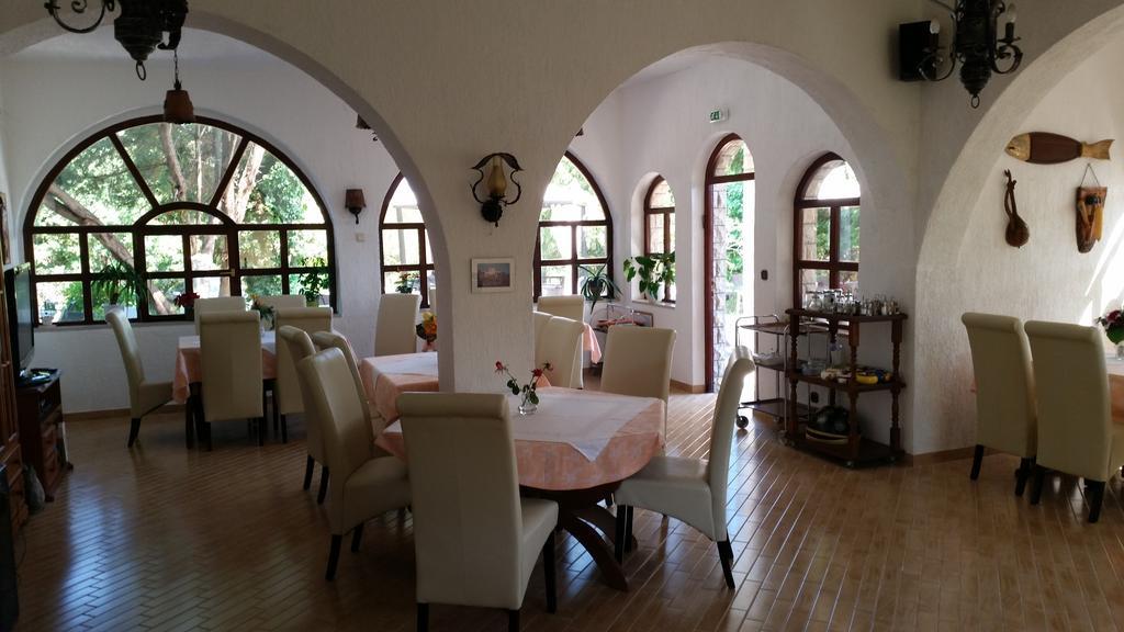 Guest House Villa Marlis Malinska Buitenkant foto