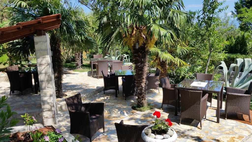 Guest House Villa Marlis Malinska Buitenkant foto
